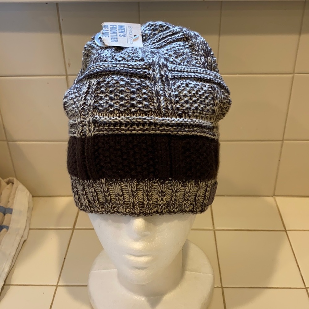 Brown cream color Britt’s Knits brand warm Beanie style hat new